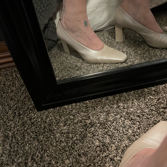 Nine West - Picture 6 of 6